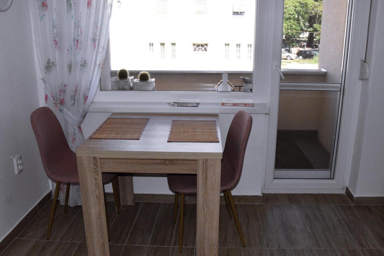 Apartman Bonbon Belisce Екстериор снимка